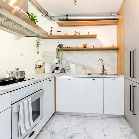 Апартаменты The White 3br - Free Parking София