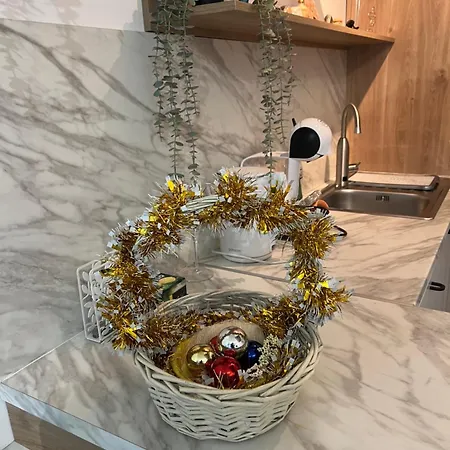 The White 3br - Free Parking Appartamento