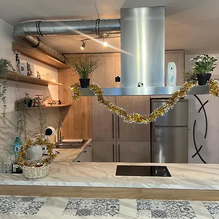 The White 3br - Free Parking София