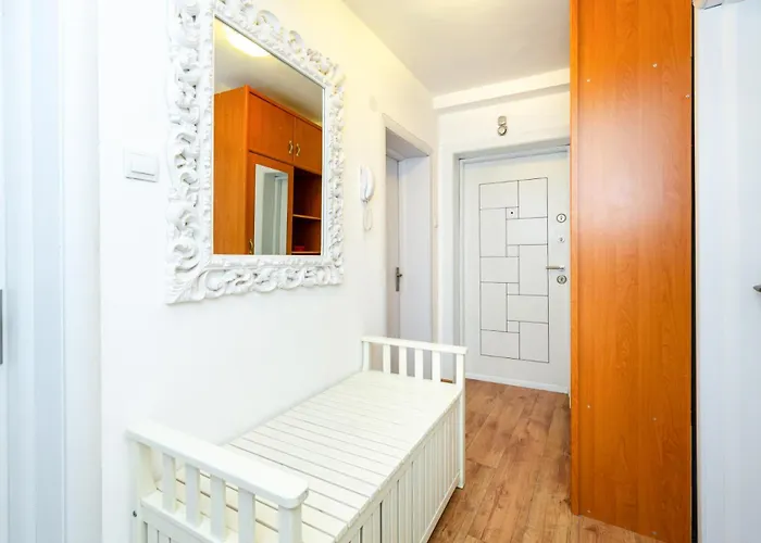 Apartment The White 3br - Free Parking *