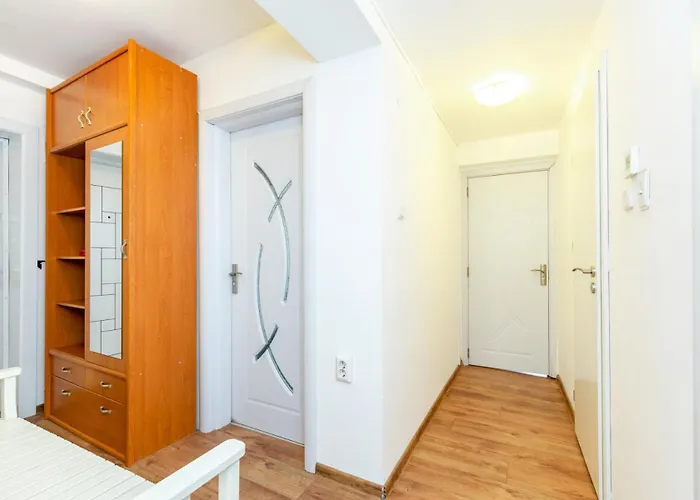 The White 3br - Free Parking Appartamento *
