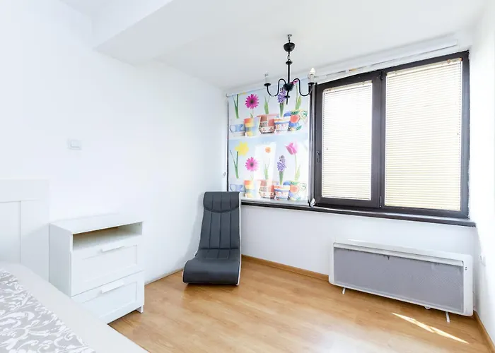 The White 3br - Free Parking Appartamento