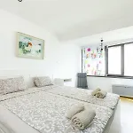The White 3br - Free Parking *